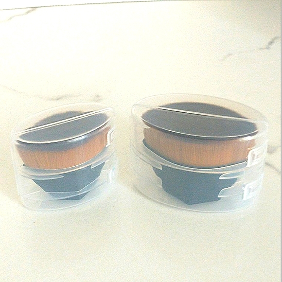 New Trendy Flawless Kabuki Makeup Brush Set - 1 Of Each Size with Case - Picture 5 of 13